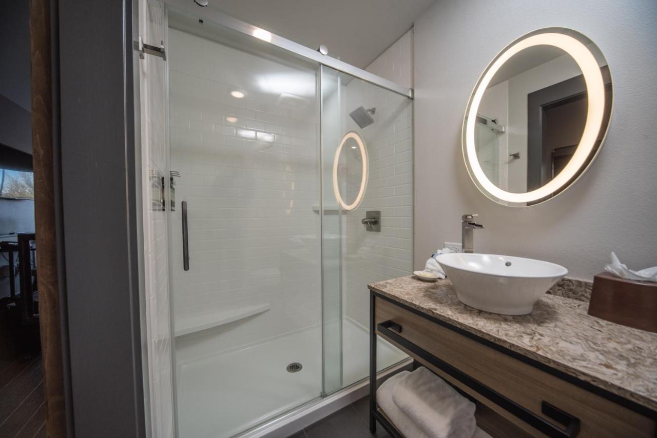 Hotel Windrow Downtown אלנסבורג מראה חיצוני תמונה